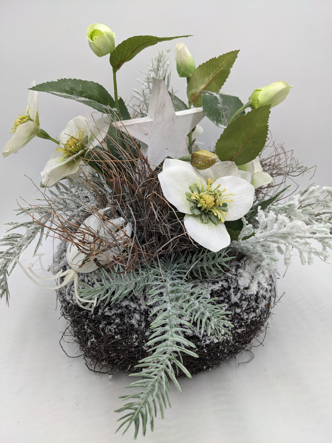 Wintergesteck Christrosen Stern Tanne weiss