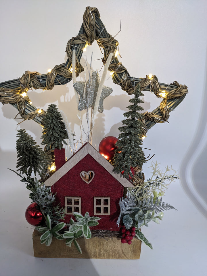 Wintergesteck Weihnachtsgesteck LED Stern Haus Tannen silber