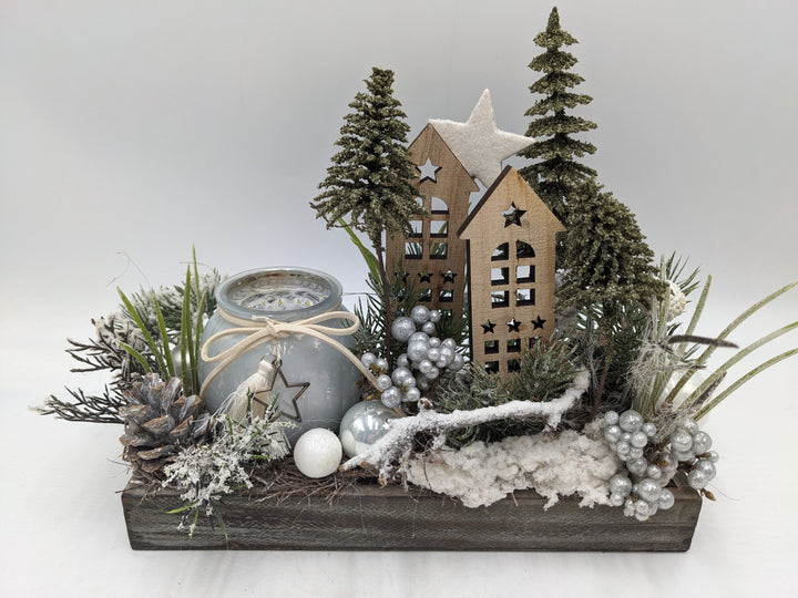 Wintergesteck Weihnachtsgesteck Teelicht Häuser Bäume