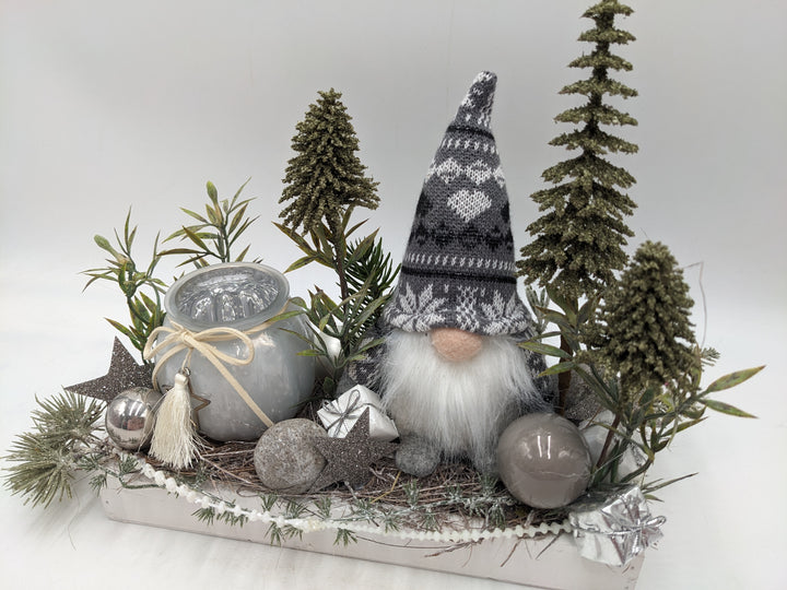 Weihnachtsgesteck Teelicht Wichtel Bäume weiss