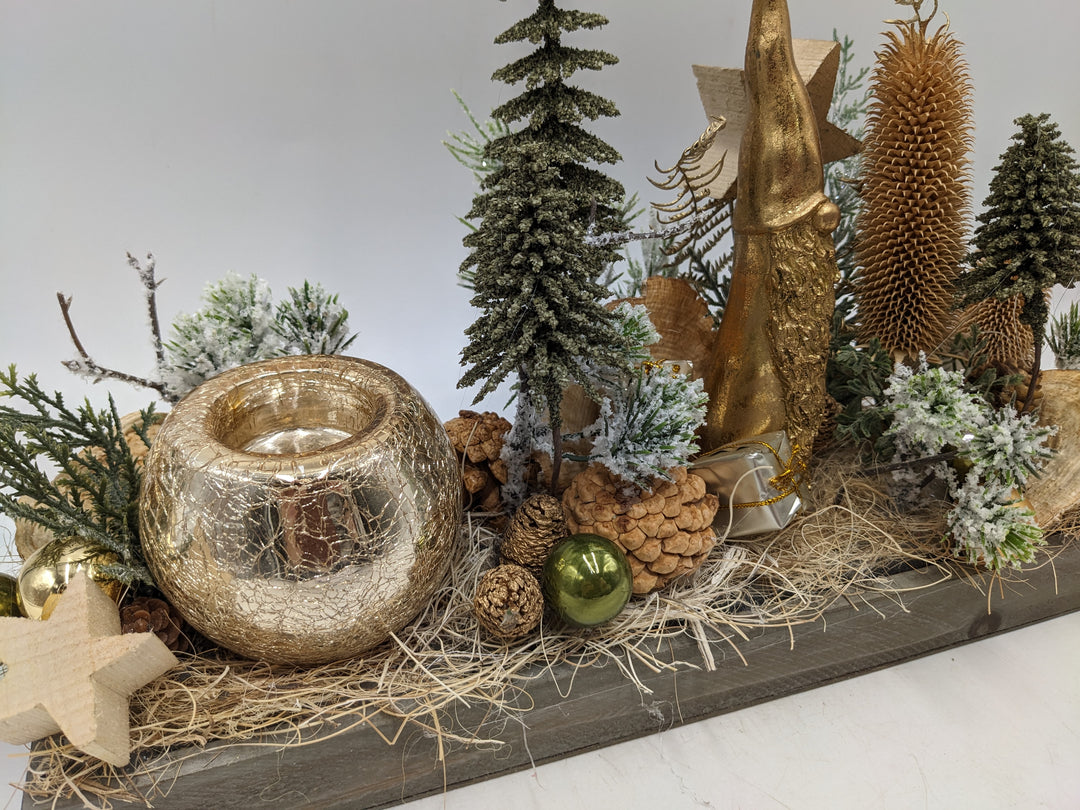 Weihnachtsgesteck Teelicht Bäume Weihnachtsmann gold