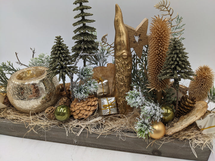 Weihnachtsgesteck Teelicht Bäume Weihnachtsmann gold