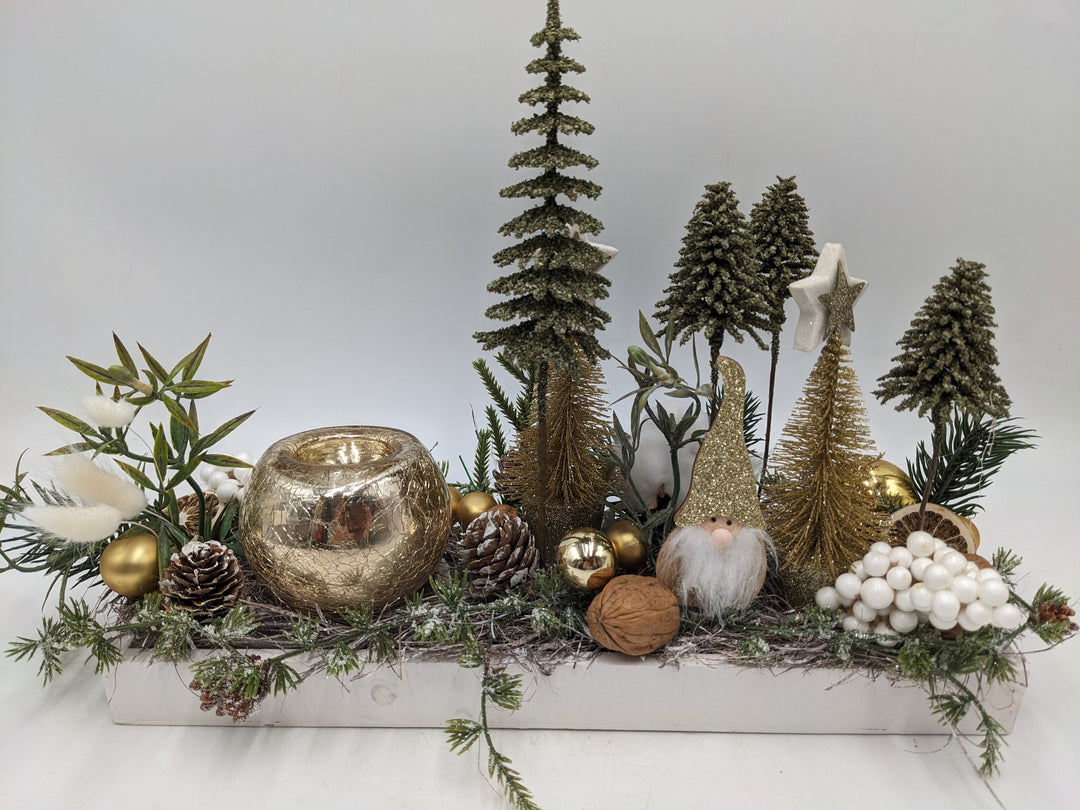 Weihnachtsgesteck Teelicht Bäume Wichtel gold