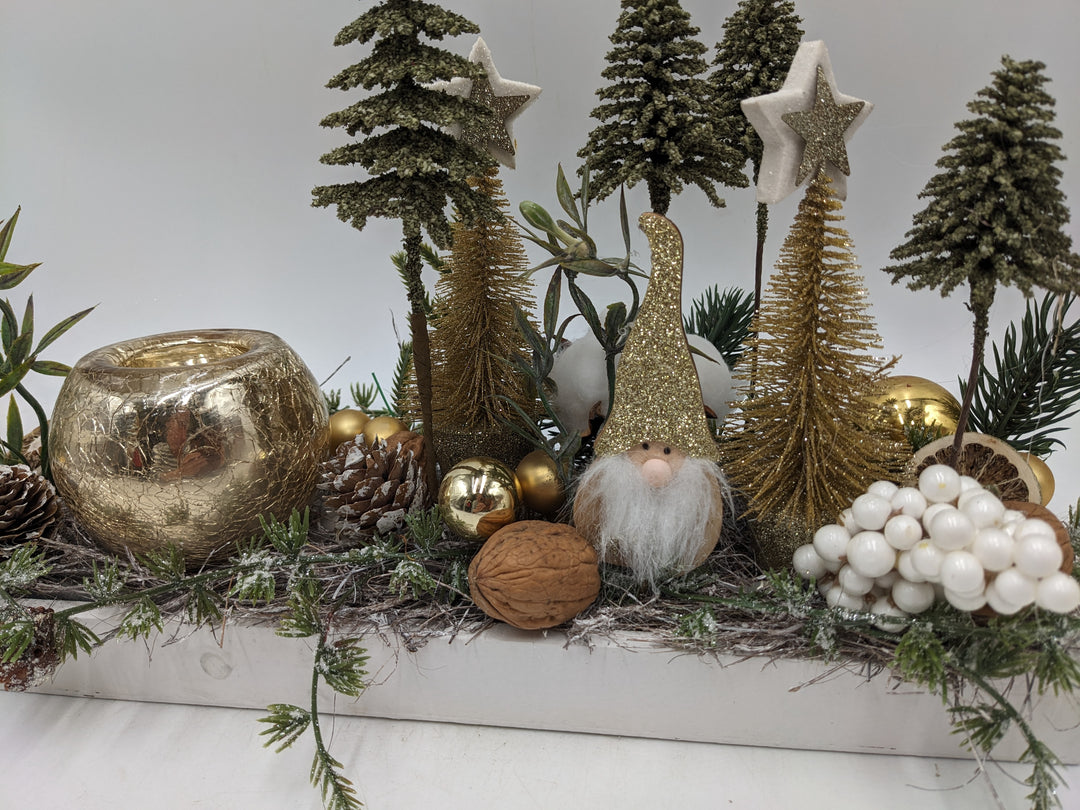 Weihnachtsgesteck Teelicht Bäume Wichtel gold