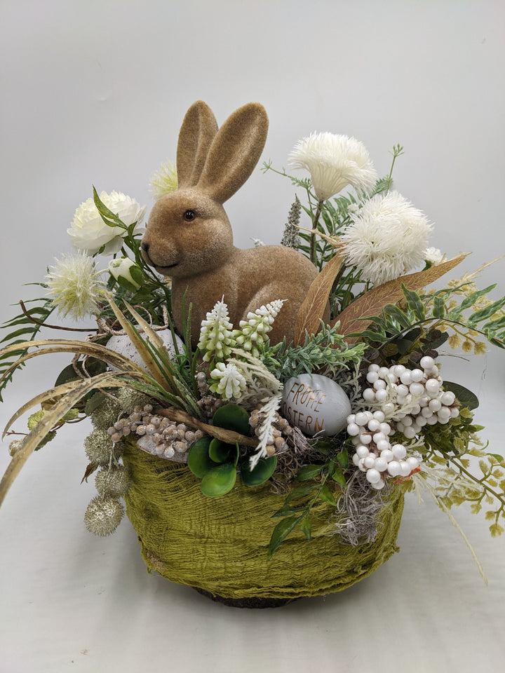 Ostergesteck Hase Muscari Ranunkel grün weiss