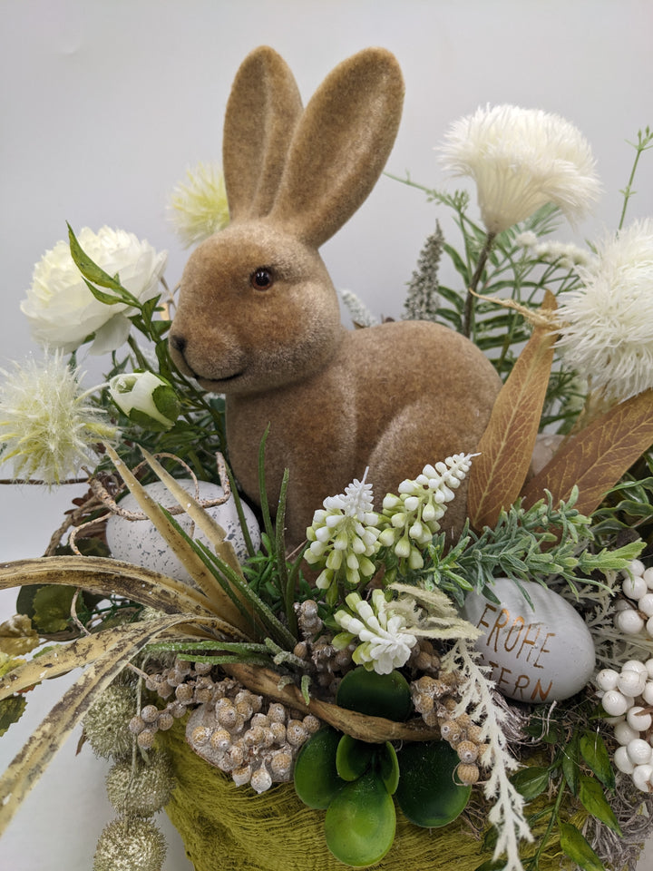 Ostergesteck Hase Muscari Ranunkel grün weiss