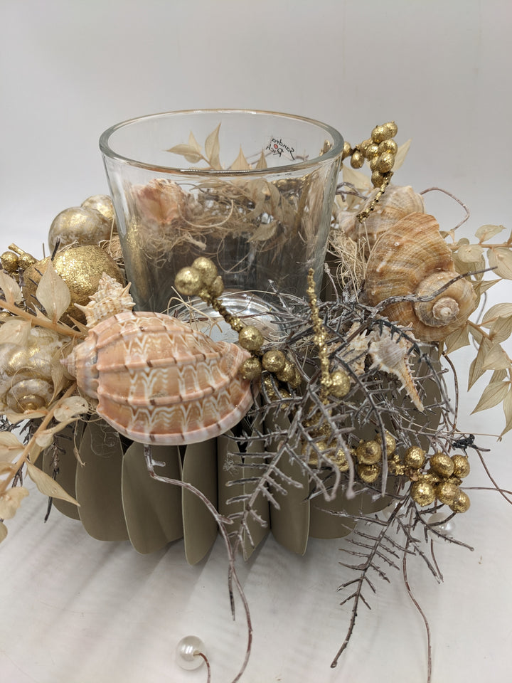 Sommergesteck Teelicht Schnecken maritim gold