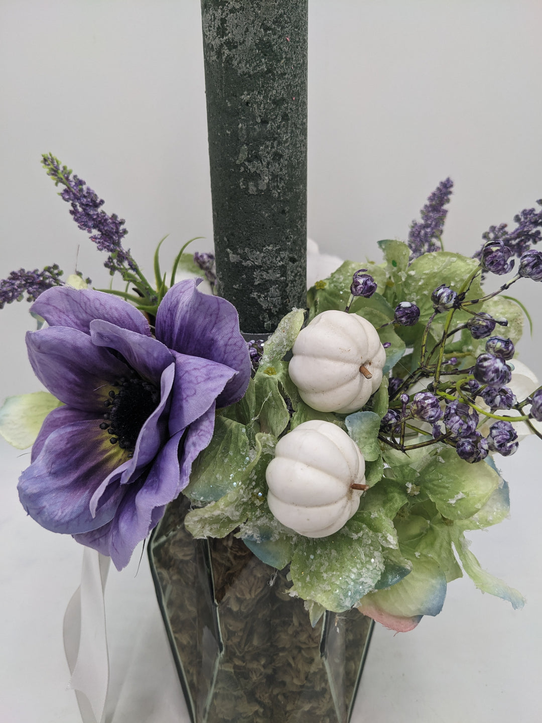 Herbstgesteck Lavendel Kürbis Horthensie weiss lila