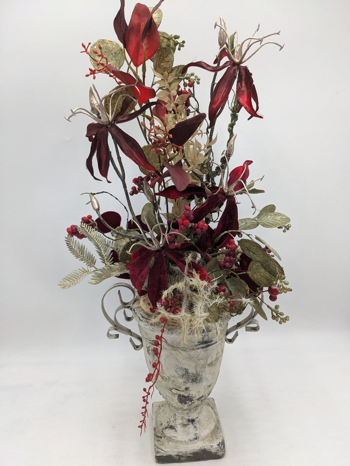 Sommergesteck Eukalyptus Beeren dunkelrot