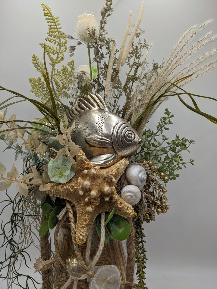 Sommergesteck Fisch Seestern Gräser maritim gold