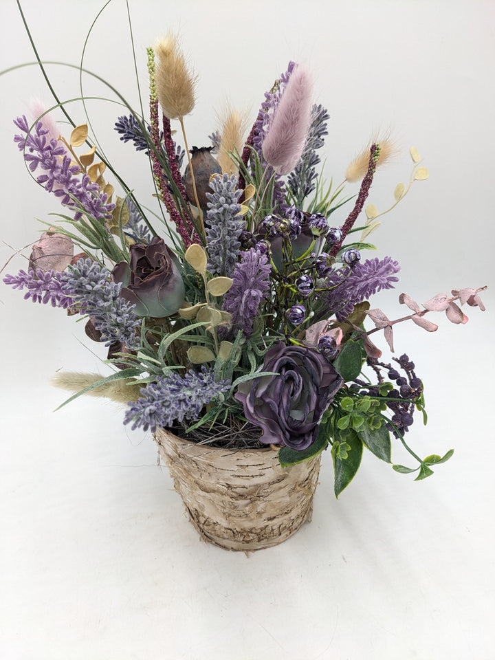 Sommergesteck Lavendel Rosen Gräser rosa lila