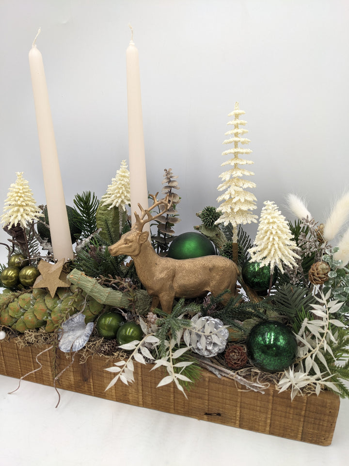Weihnachtsgesteck Hirsch Bäume creme