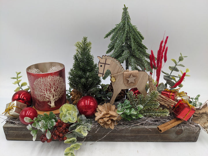 Weihnachtsgesteck Teelicht Baum Geschenke rot