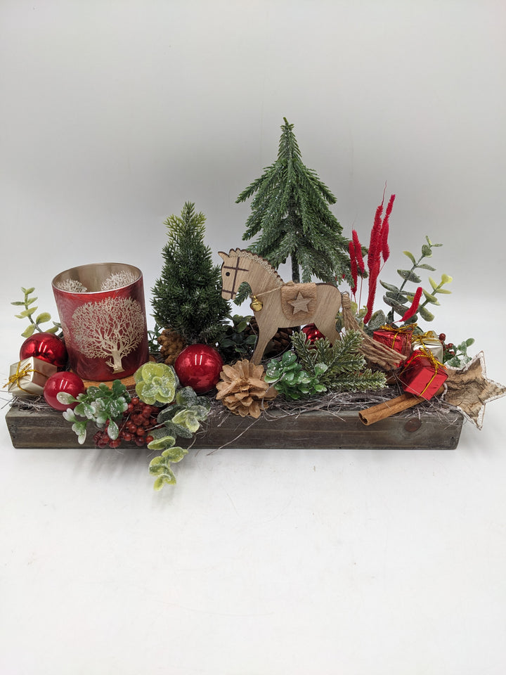 Weihnachtsgesteck Teelicht Baum Geschenke rot