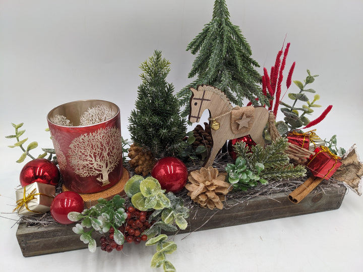 Weihnachtsgesteck Teelicht Baum Geschenke rot