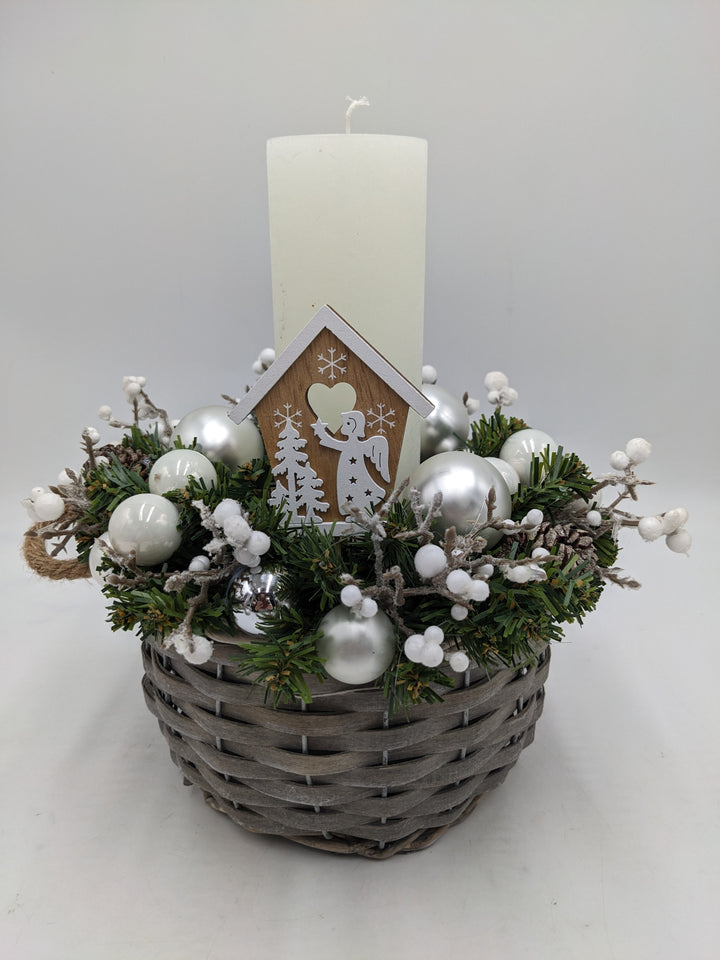 Wintergesteck Zapfen weiss silber