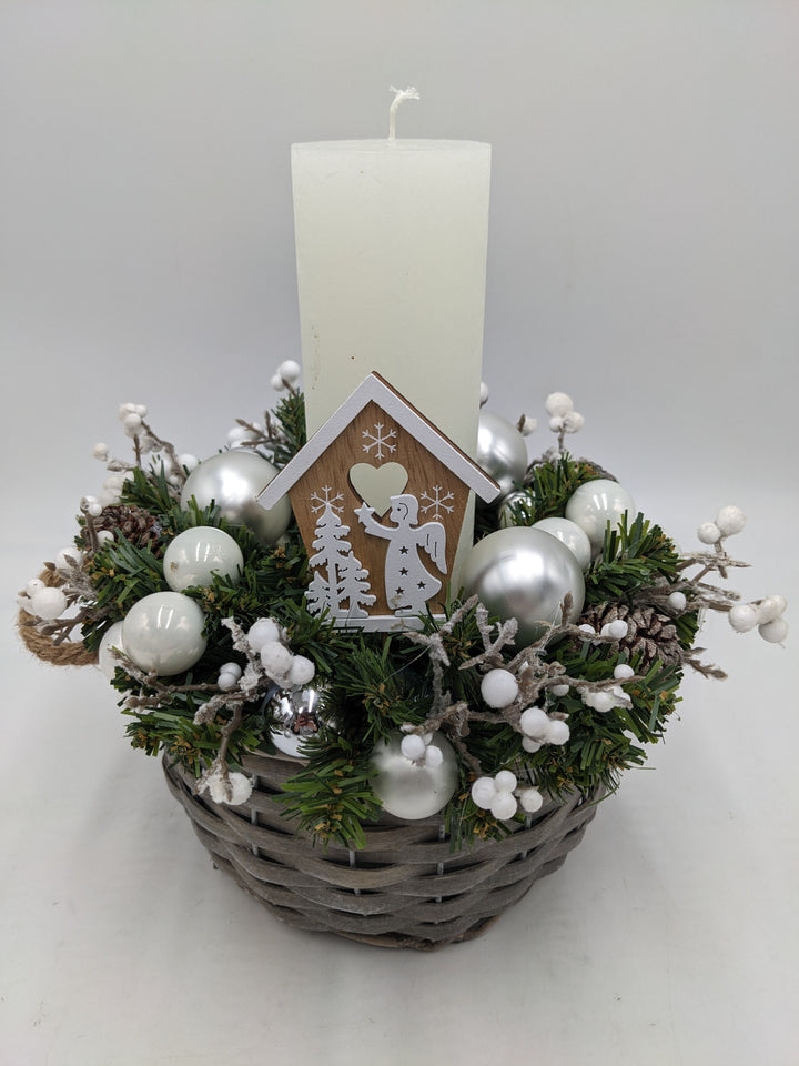 Wintergesteck Zapfen weiss silber