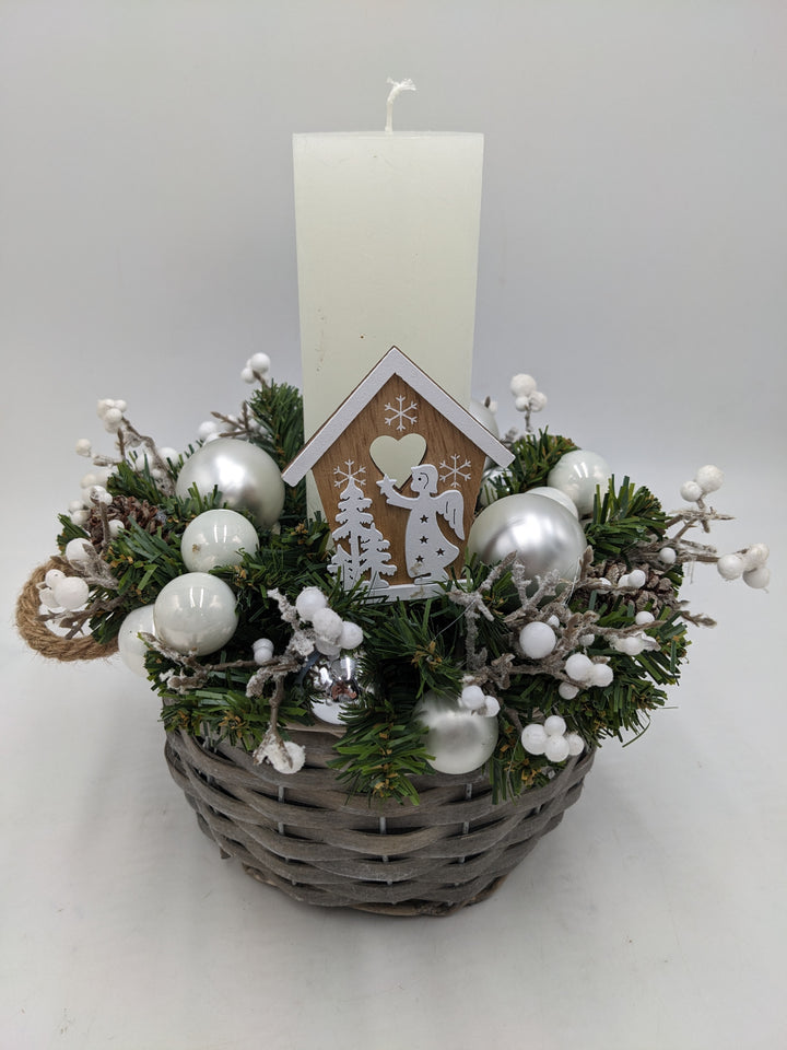 Wintergesteck Zapfen weiss silber