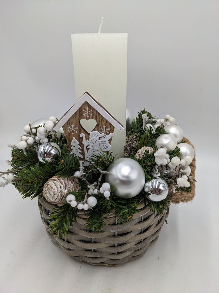 Wintergesteck Zapfen weiss silber