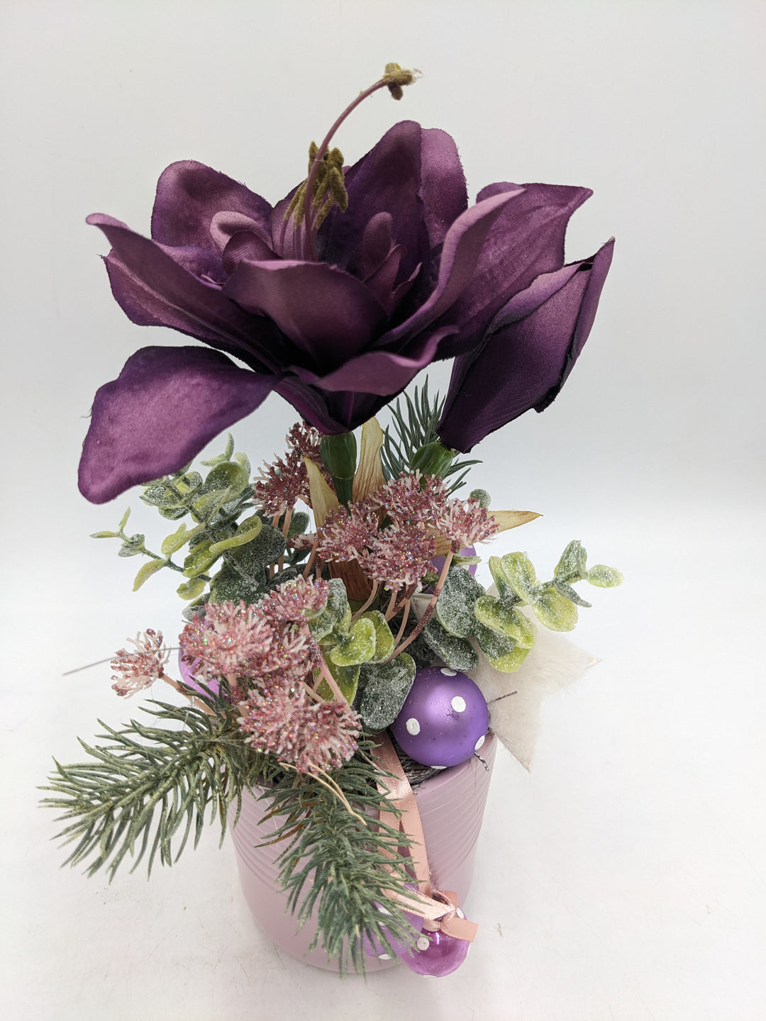 Wintergesteck Amaryllis Stern Kugeln lila