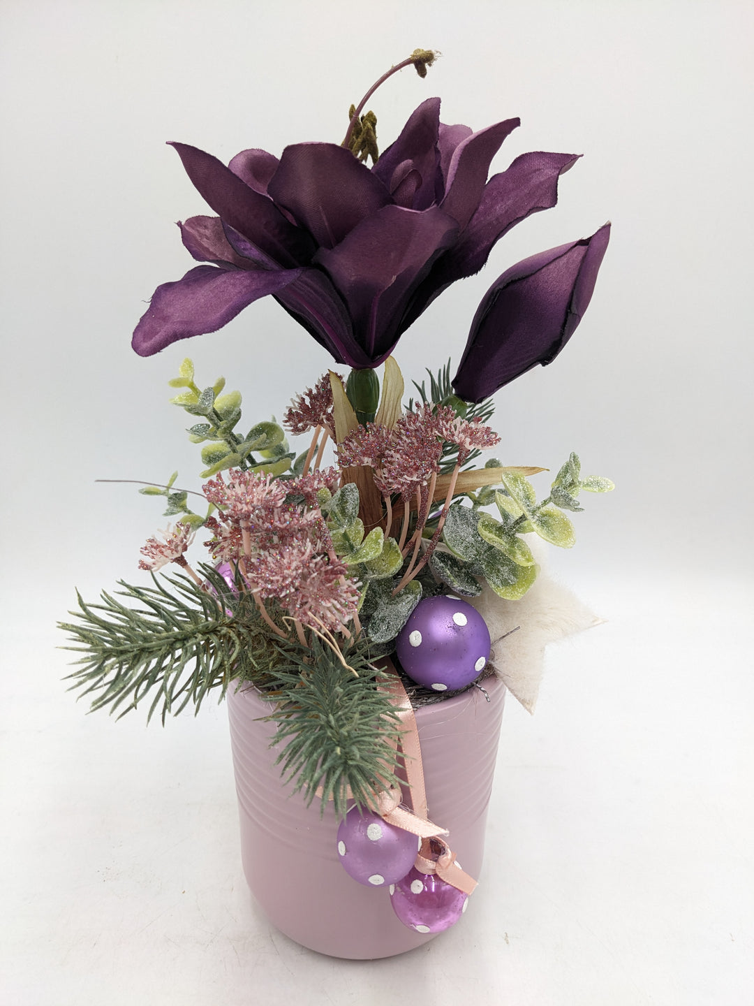Wintergesteck Amaryllis Stern Kugeln lila