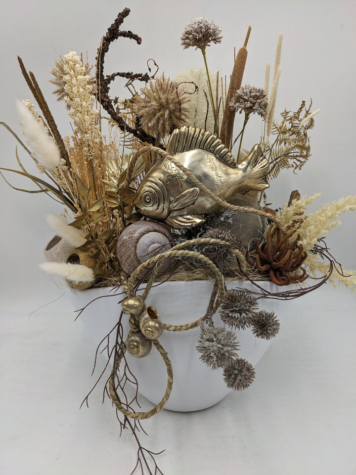 Sommergesteck Fisch Gräser elegant maritim gold