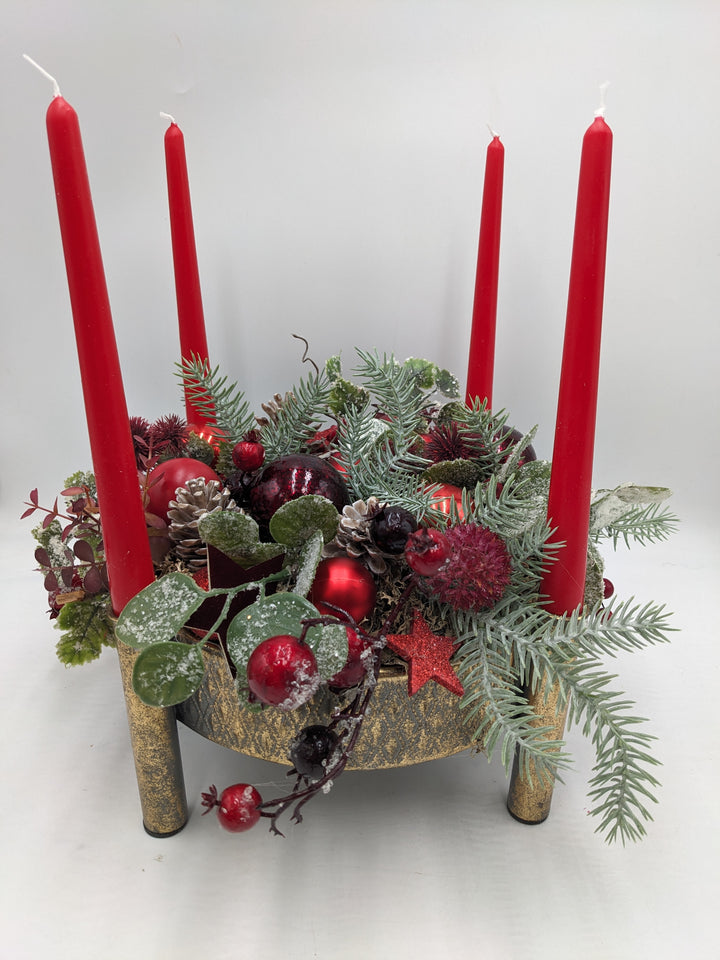 Adventsgesteck Beeren Zapfen rot gold