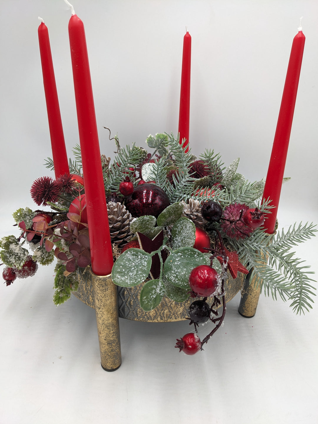 Adventsgesteck Beeren Zapfen rot gold