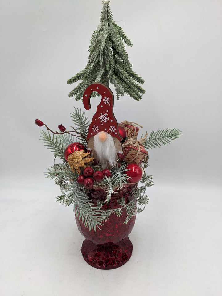 Weihnachtsgesteck Baum Wichtel Geschenke rot