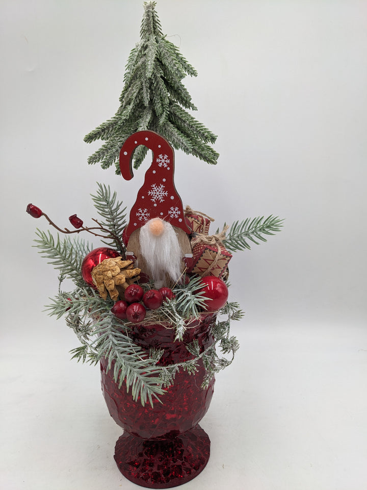 Weihnachtsgesteck Baum Wichtel Geschenke rot