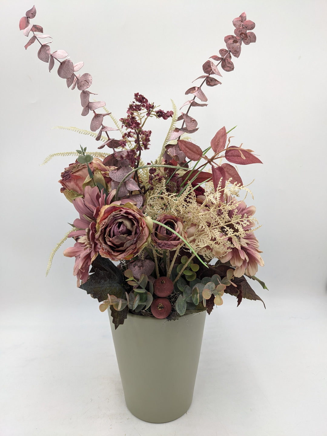 Herbstgesteck Gräser Rosen Blätter Dahlien rose