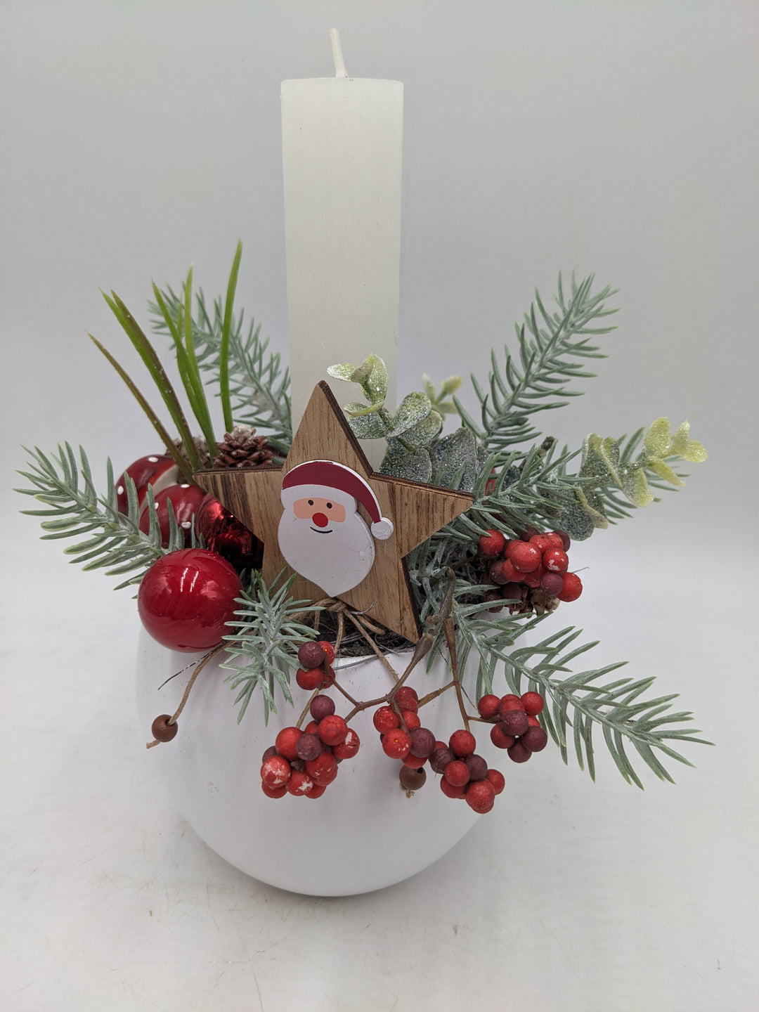 Weihnachtsgesteck Beeren Pilze Stern rot weiss