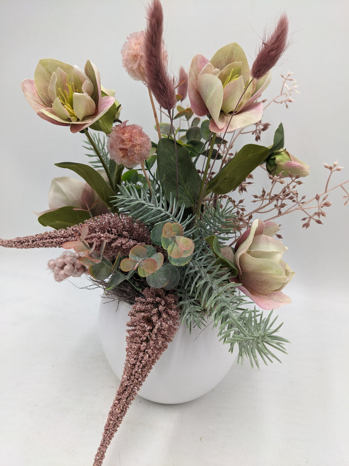 Frühlingsgesteck Christrose Gräser mint rosa