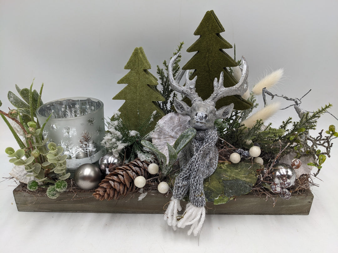 Weihnachtsgesteck W-Mann Teelicht Hirsch Bäume weiss