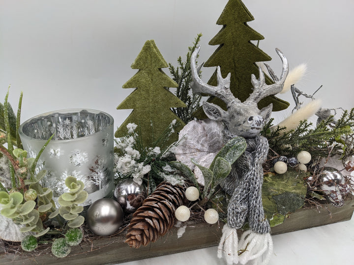 Weihnachtsgesteck W-Mann Teelicht Hirsch Bäume weiss