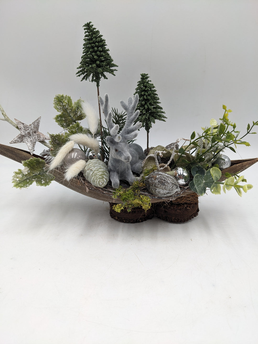 Wintergesteck Hirsch Bäume Stern grau silber