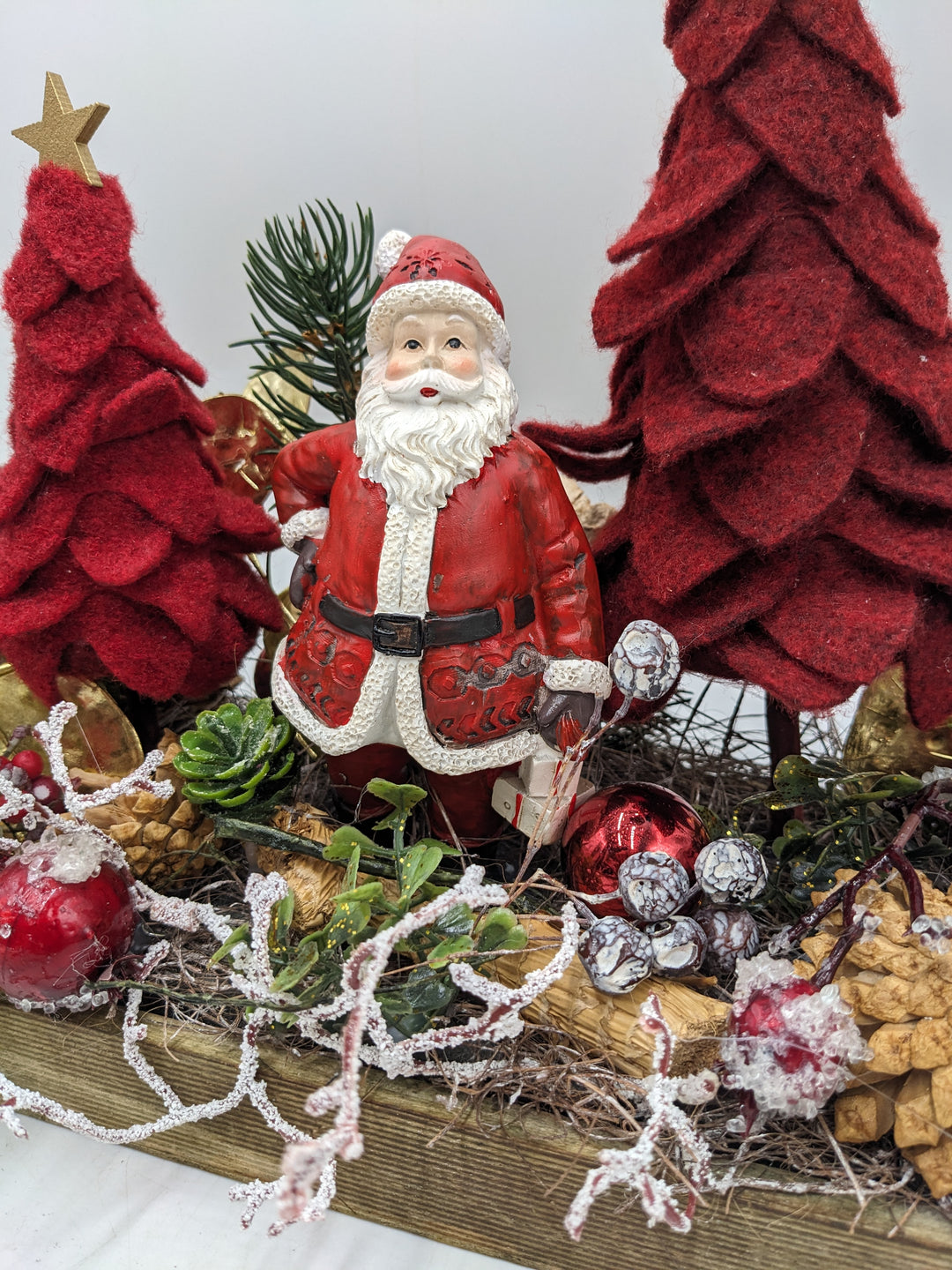 Weihnachtsgesteck W-Mann Teelicht Bäume rot