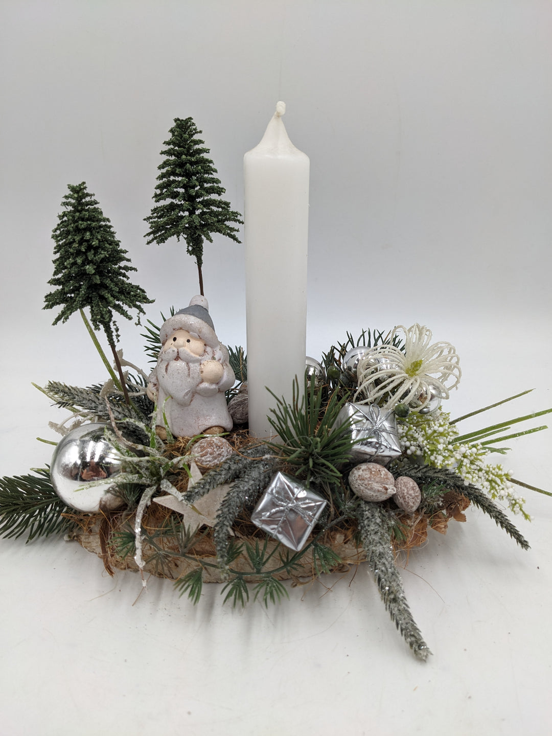 Weihnachtsgesteck W-Mann Bäume silber weiss