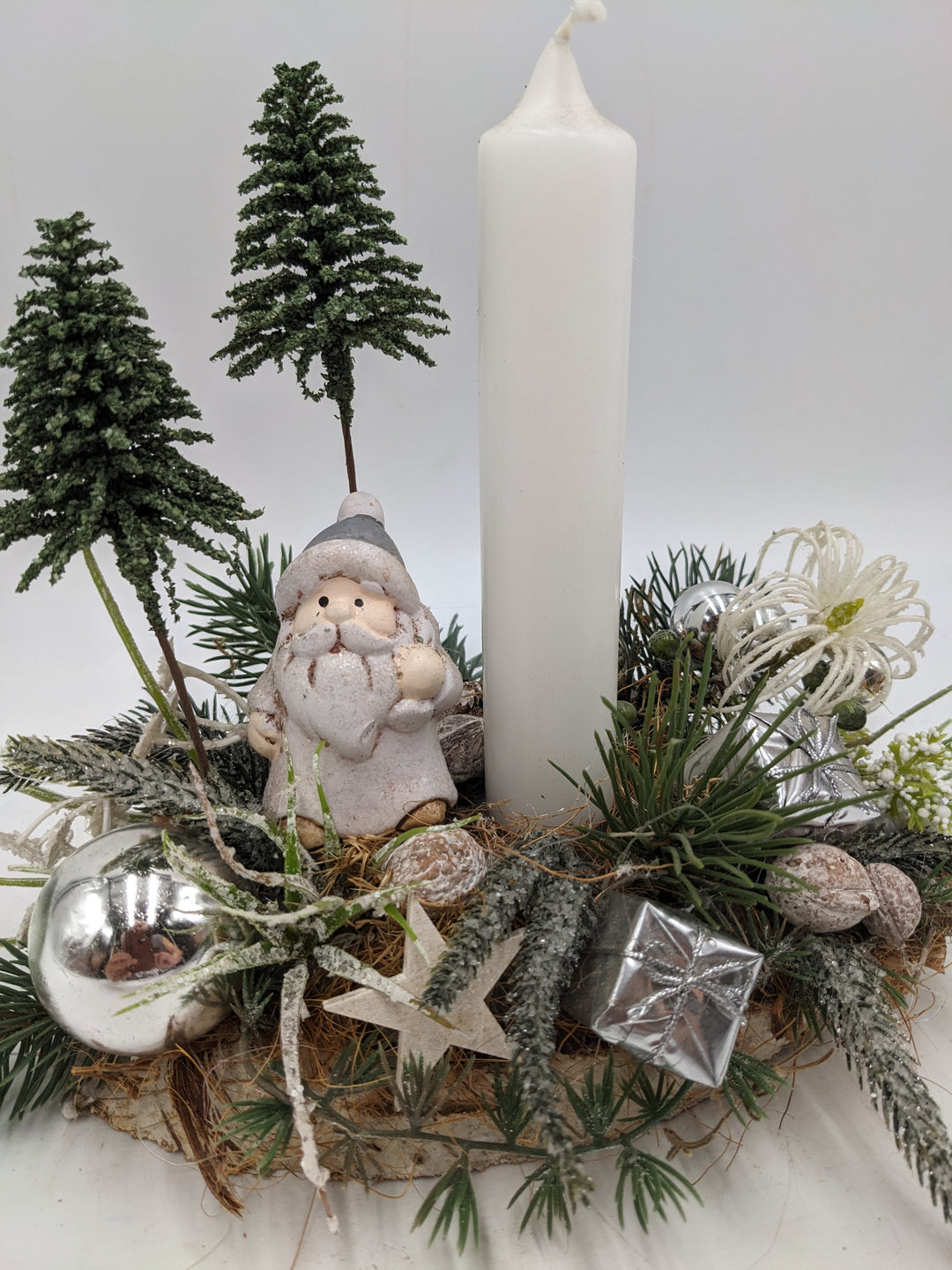 Weihnachtsgesteck W-Mann Bäume silber weiss