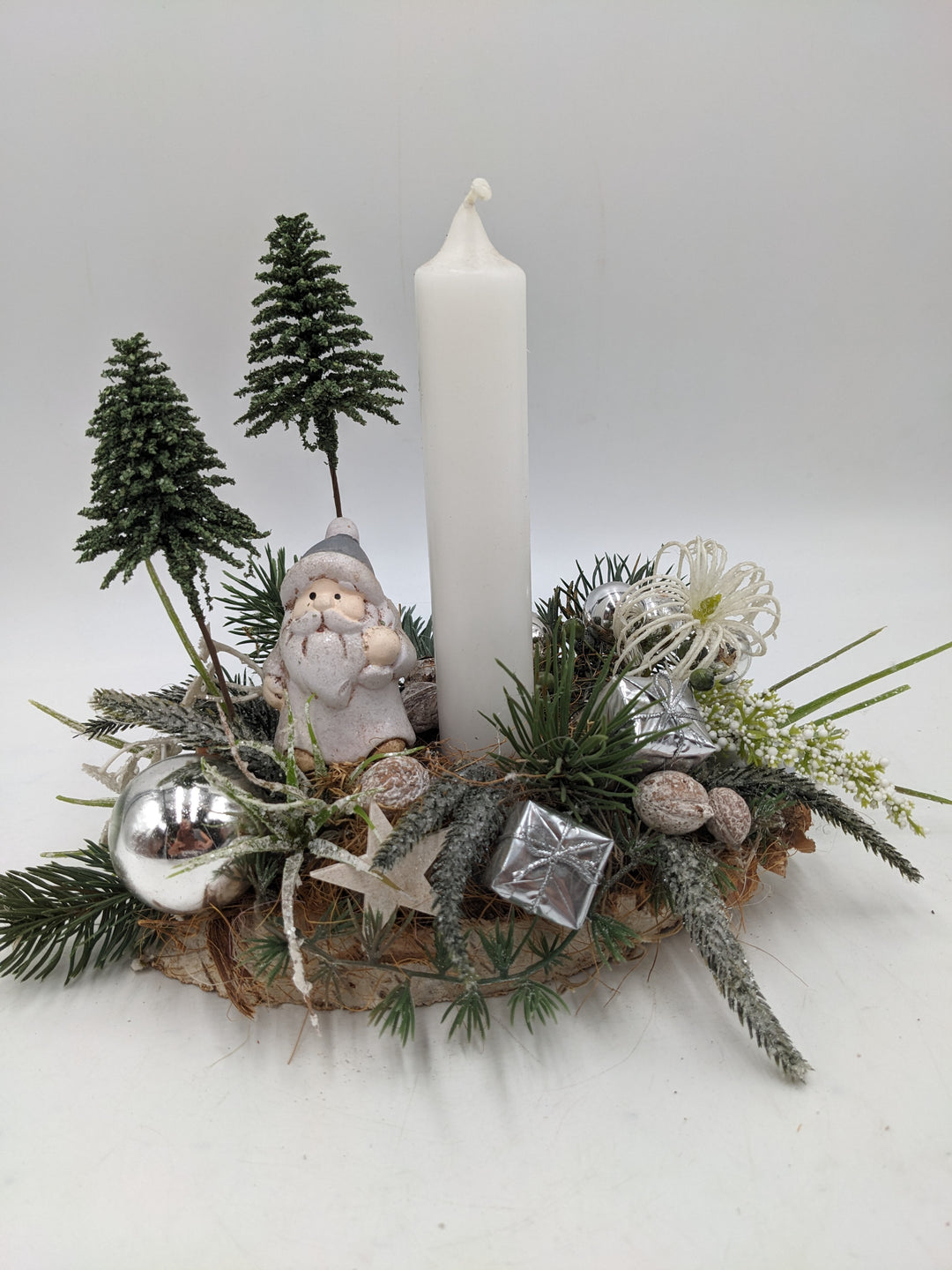 Weihnachtsgesteck W-Mann Bäume silber weiss