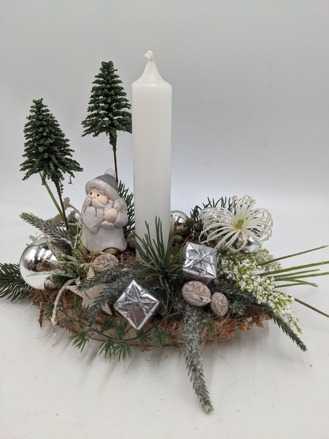 Weihnachtsgesteck W-Mann Bäume silber weiss