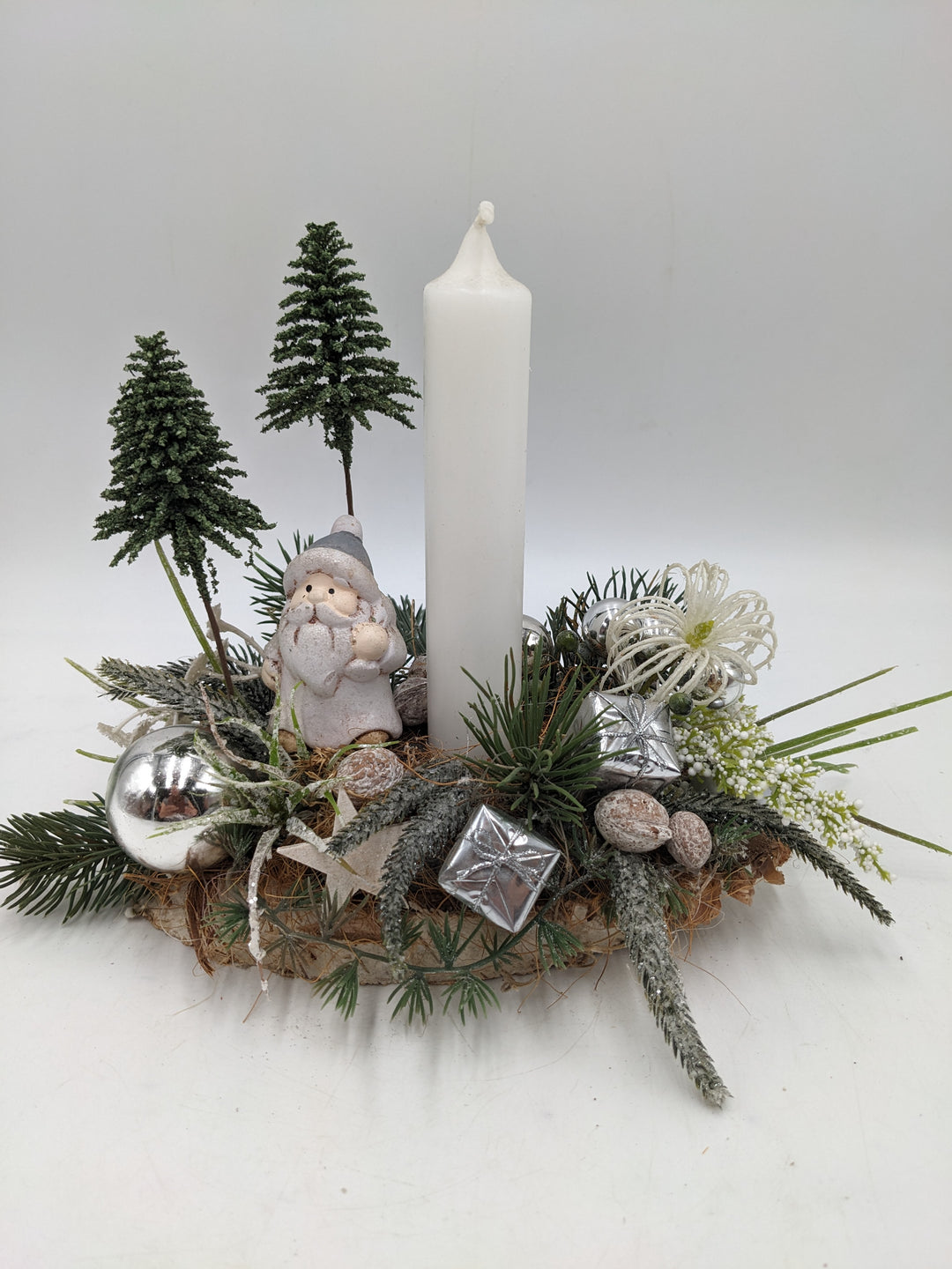 Weihnachtsgesteck W-Mann Bäume silber weiss