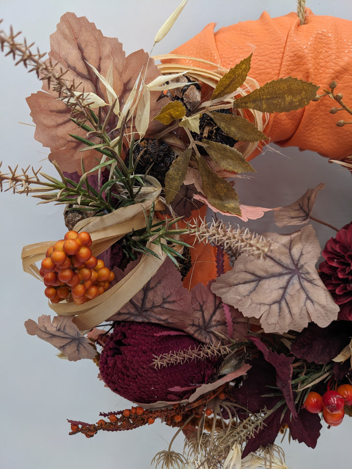 Türkranz Herbst Beeren Laub Gräser orange rot