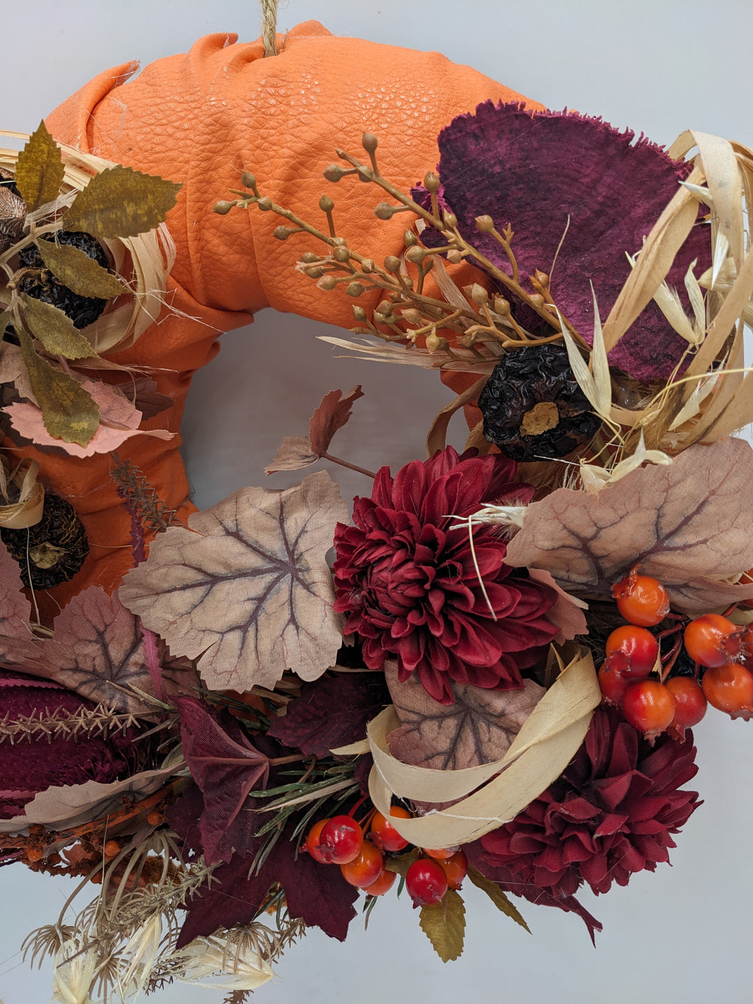 Türkranz Herbst Beeren Laub Gräser orange rot