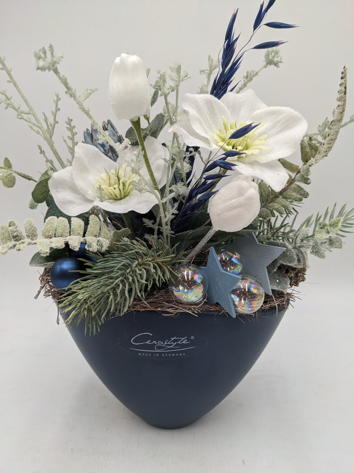 Wintergesteck Christrose Gräser blau weiss