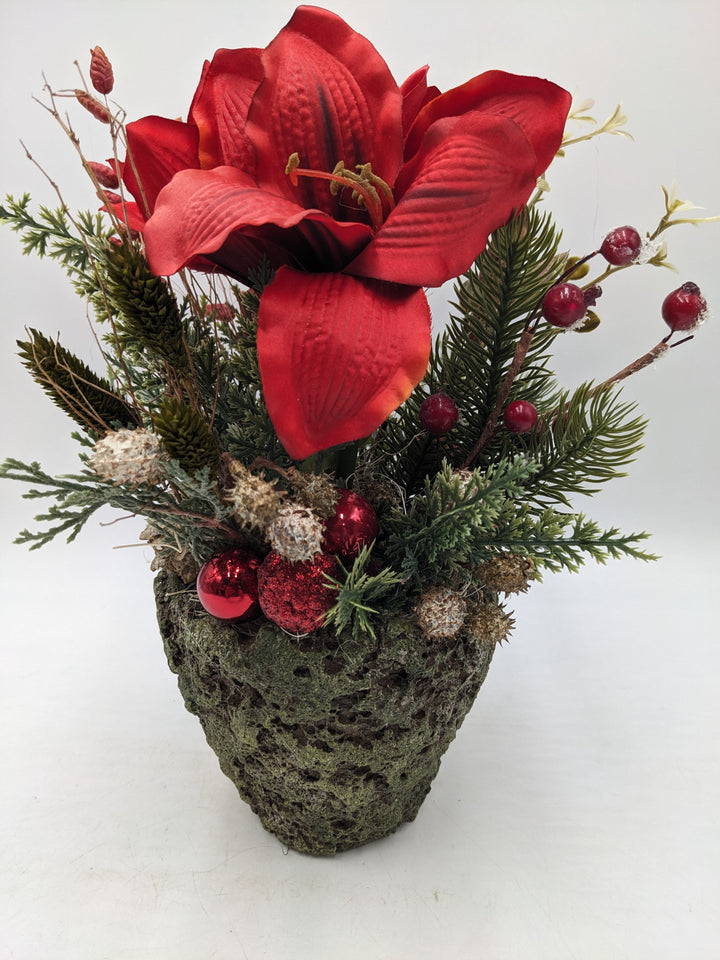 Weihnachtsgesteck Amaryllis Beeren Gräser rot grün