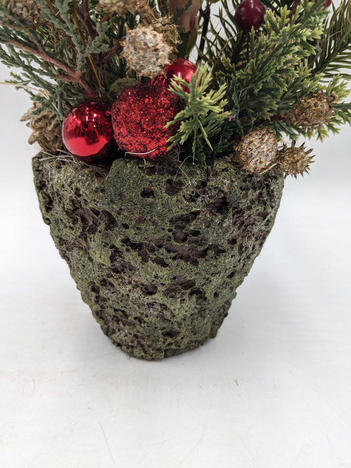 Weihnachtsgesteck Amaryllis Beeren Gräser rot grün