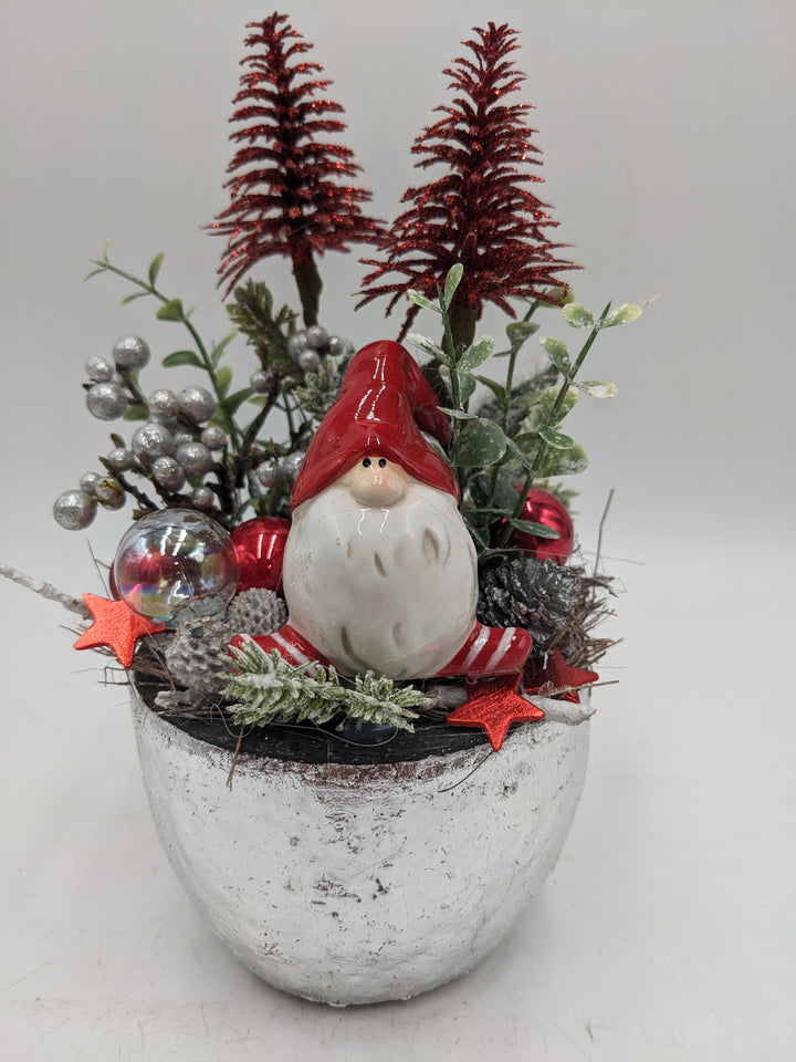 Weihnachtsgesteck Wichtel Bäume Sterne rot silber