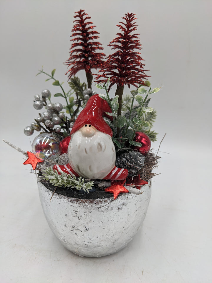 Weihnachtsgesteck Wichtel Bäume Sterne rot silber