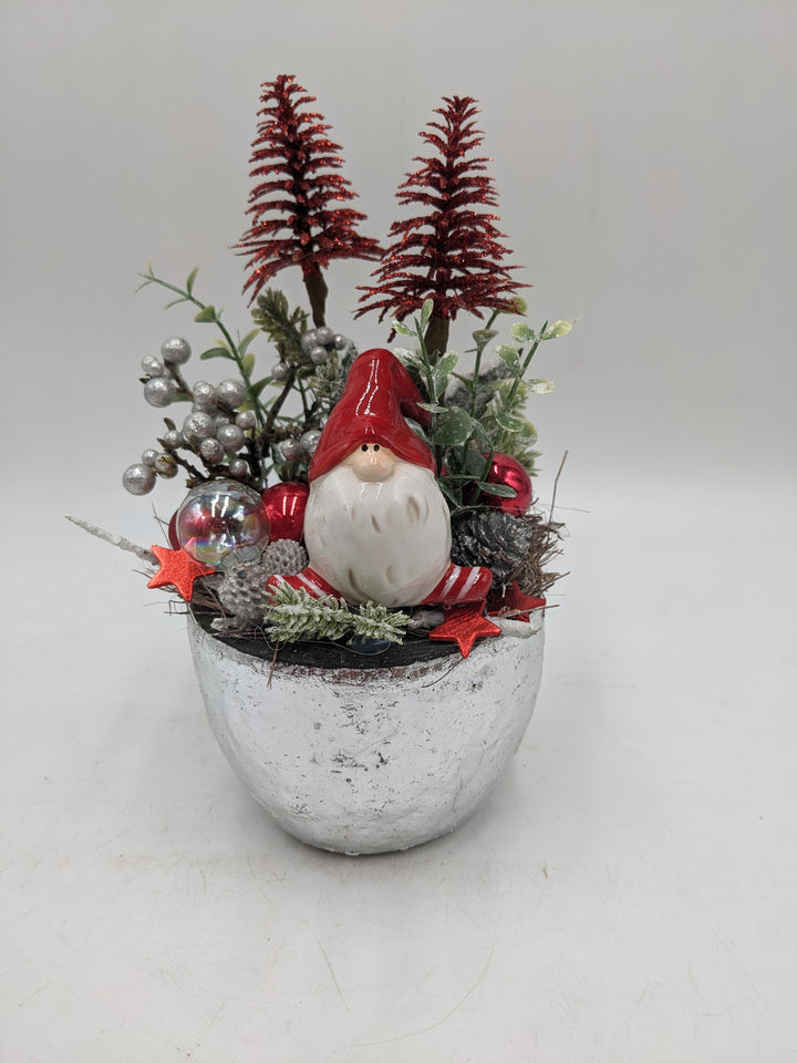 Weihnachtsgesteck Wichtel Bäume Sterne rot silber